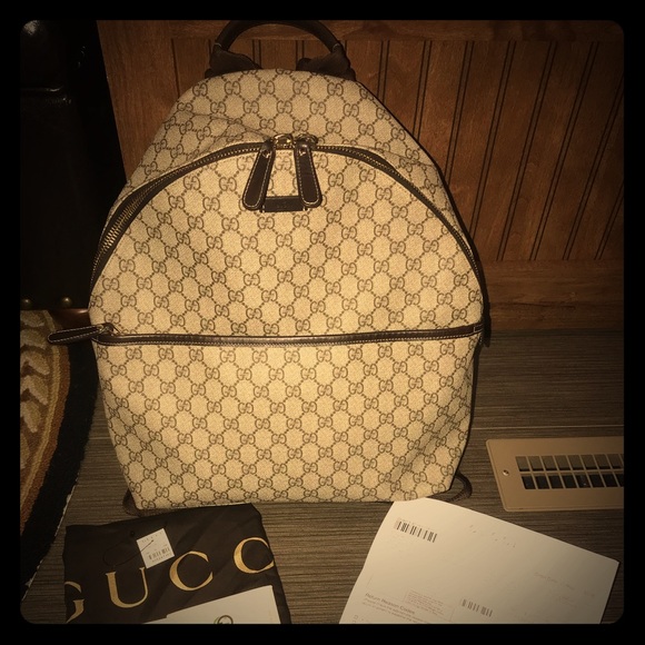 Gucci Handbags - Gucci  GG supreme Canvas authentic medium EUC